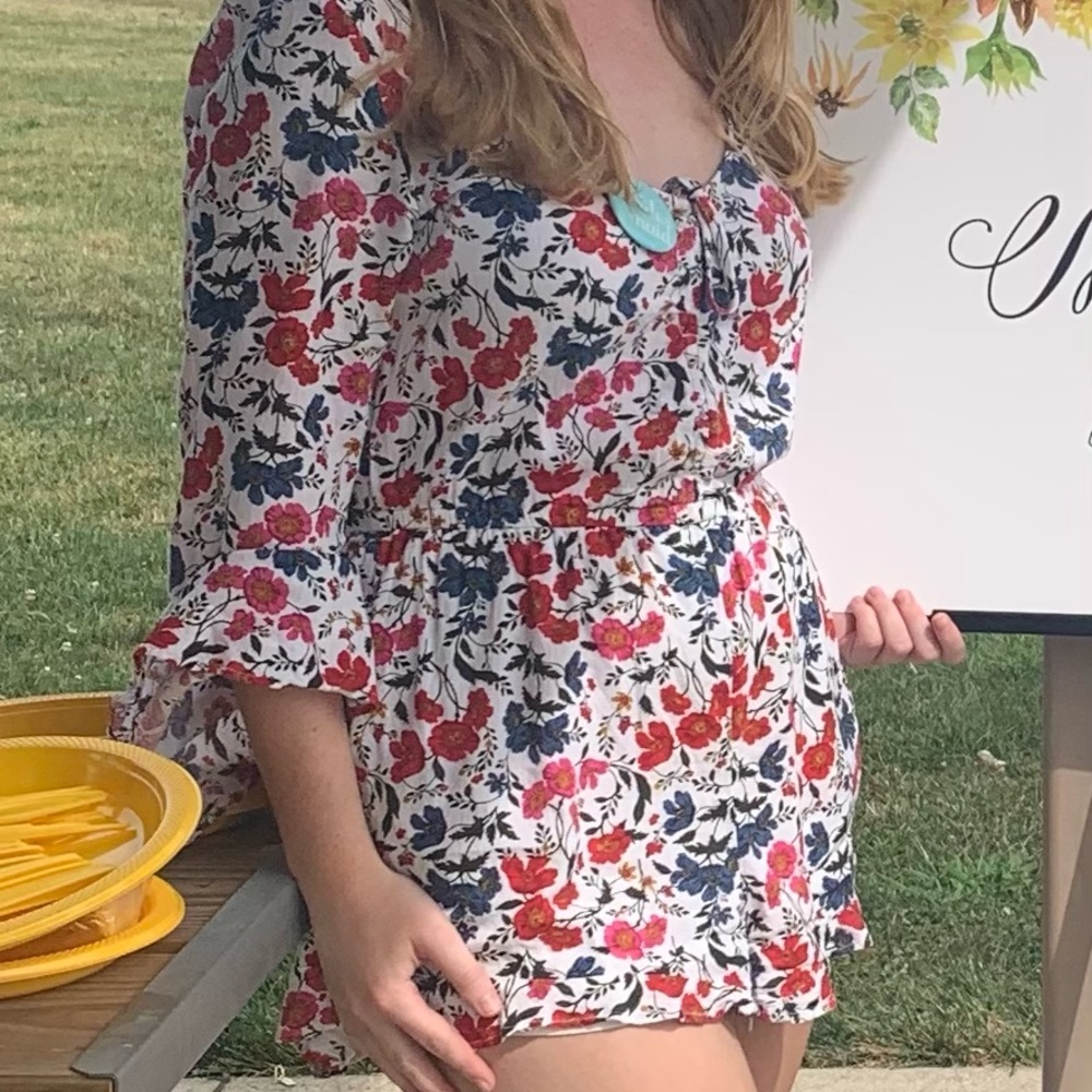 American Eagle Floral Romper Size Medium